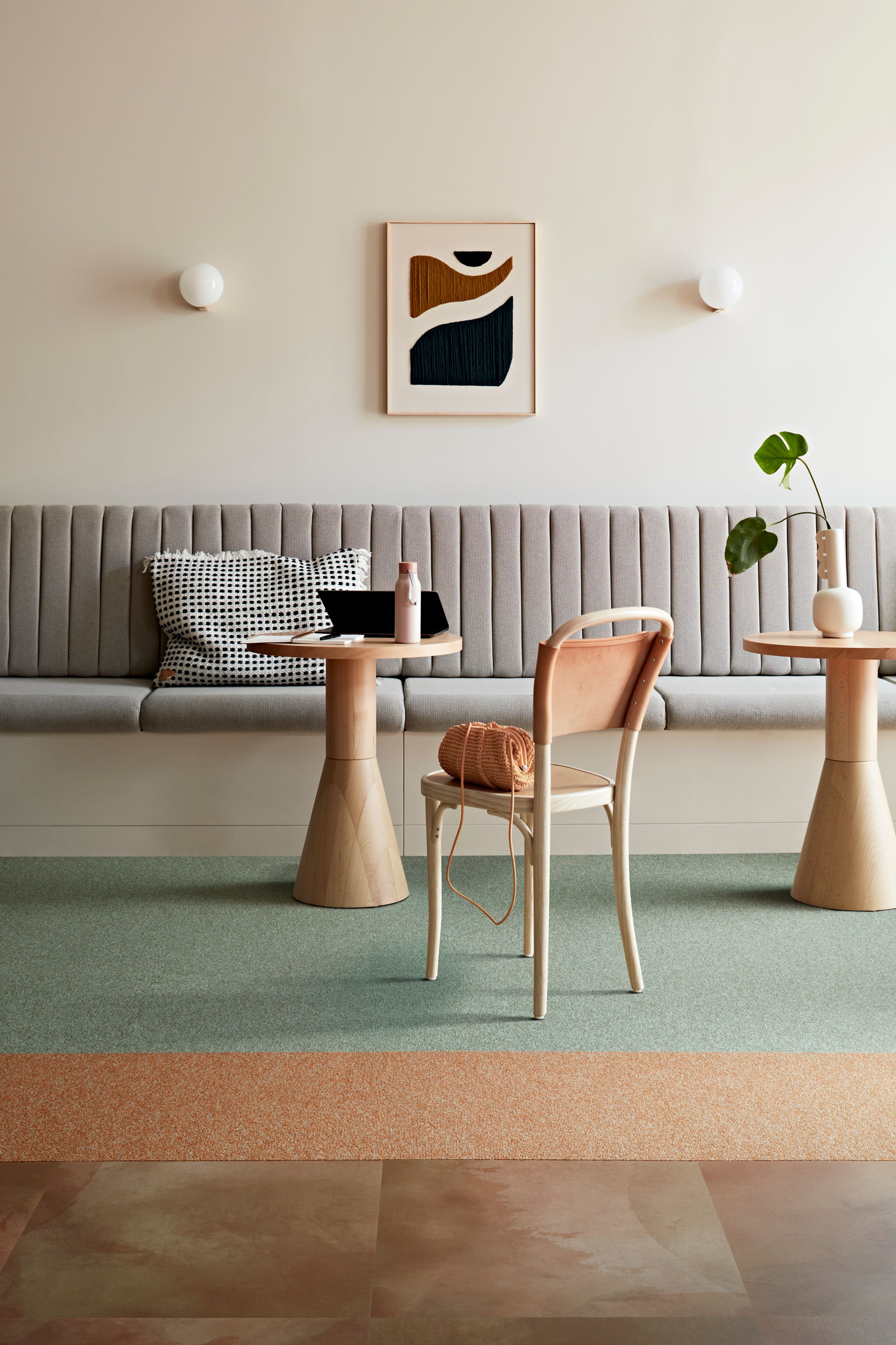 Carpet: Heuga 580 II, Cantelope & Laurel, Monolithic, LVT: Iridescence, Earth, Non Directional afbeeldingnummer 1